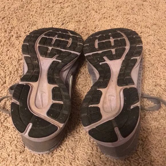 Nike Air Relentless Sneakers - Picture 3 of 3